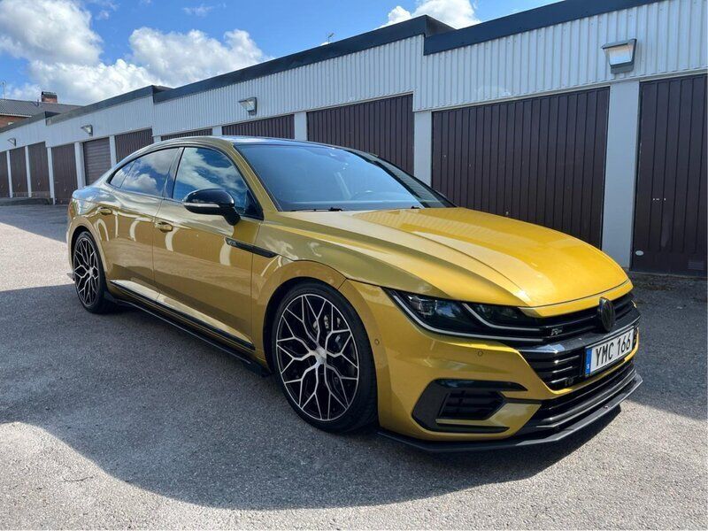 Gul Begagnad 2018 VW Arteon Halvkombi | 329 000 kr (Lite dyr) - Bild 1/4