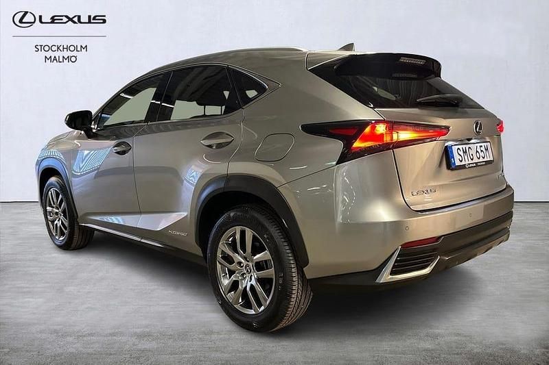 Begagnad Lexus NX300h 200 HK (147 kW) 2019 Grå SUV
