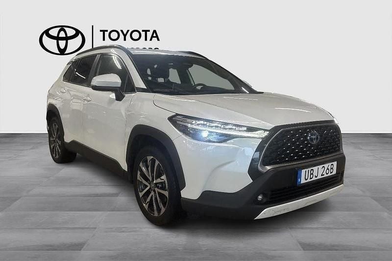 Begagnad Toyota Corolla Cross Style 200 HK (147 kW) 2022 Vit SUV