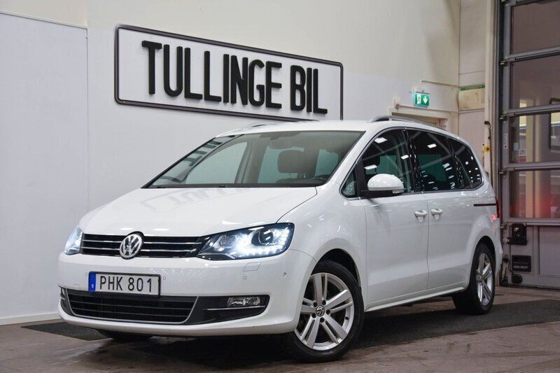 Vit Begagnad 2017 VW Sharan GT Minibuss | 229 800 kr (Bra pris) - Bild 1/4