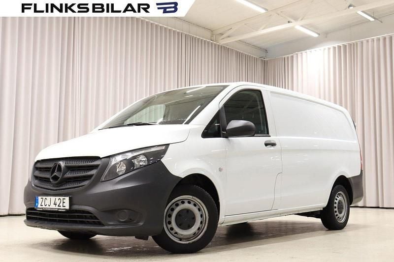 Vit Begagnad 2021 Mercedes Vito Minibuss | 179 900 kr (Superpris) - Bild 1/4