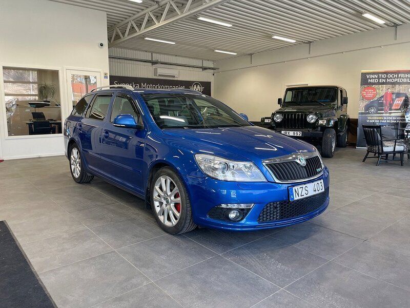 Blå Begagnad 2010 Skoda Octavia RS Kombi | 84 900 kr (Dyr) - Bild 1/4