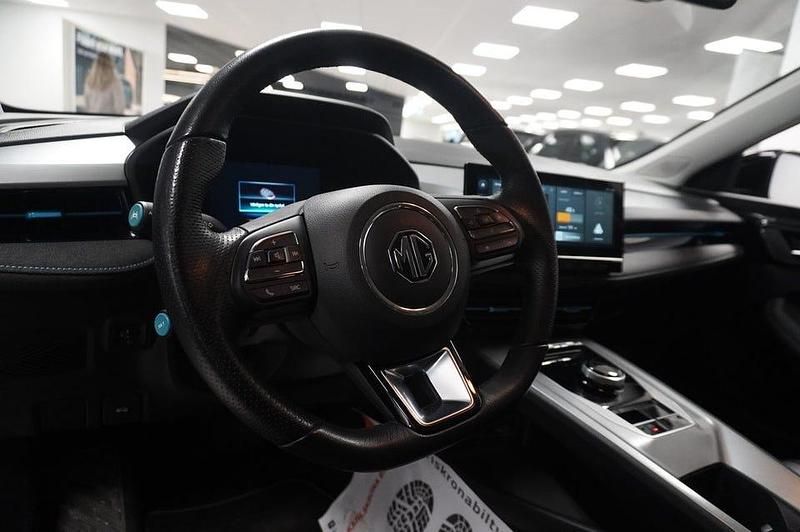 Begagnad MG MG5 EV Luxury 114 kW (156 HK) 2022 Svart Kombi