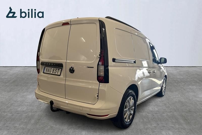 Begagnad VW Caddy S 124 HK (91 kW) 2023 Vit Minibuss