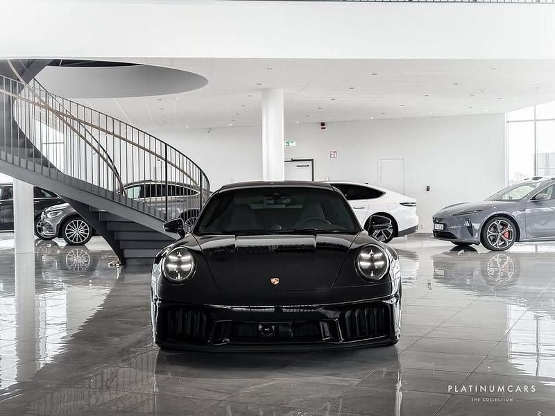 Ny Porsche 911 Carrera 4 GTS 540 HK (397 kW) 2025 Jet svart metallic Sportkupé