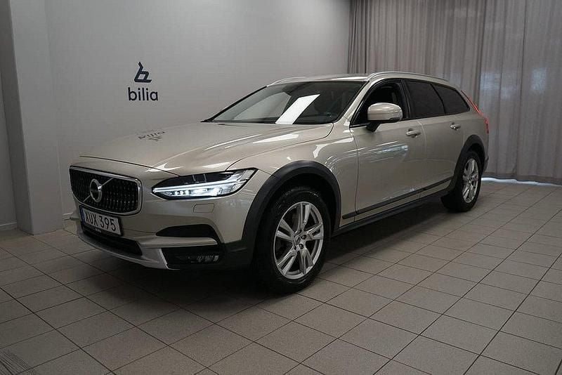 Ljusbrun Begagnad 2018 Volvo V90 CC Business Edition Kombi | 289 900 kr (Marknadspris) - Bild 1/3