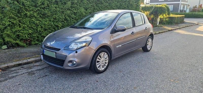 Begagnad 2010 Renault Clio II Halvkombi | 35 000 kr - Bild 1/4