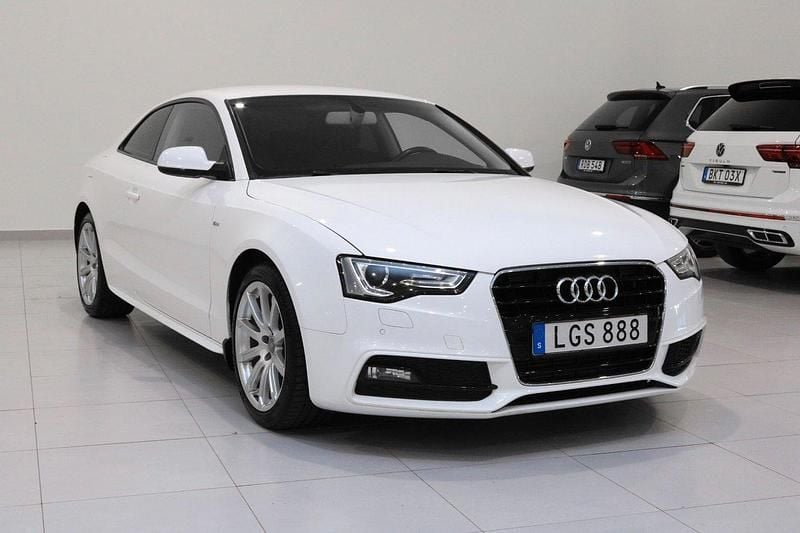 Vit Begagnad 2015 Audi A5 Sport Sportkupé | 149 900 kr - Bild 1/4