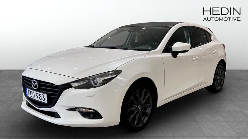 Vit (white) Begagnad 2018 Mazda 3 Halvkombi | 149 000 kr (Marknadspris) - Bild 1/4