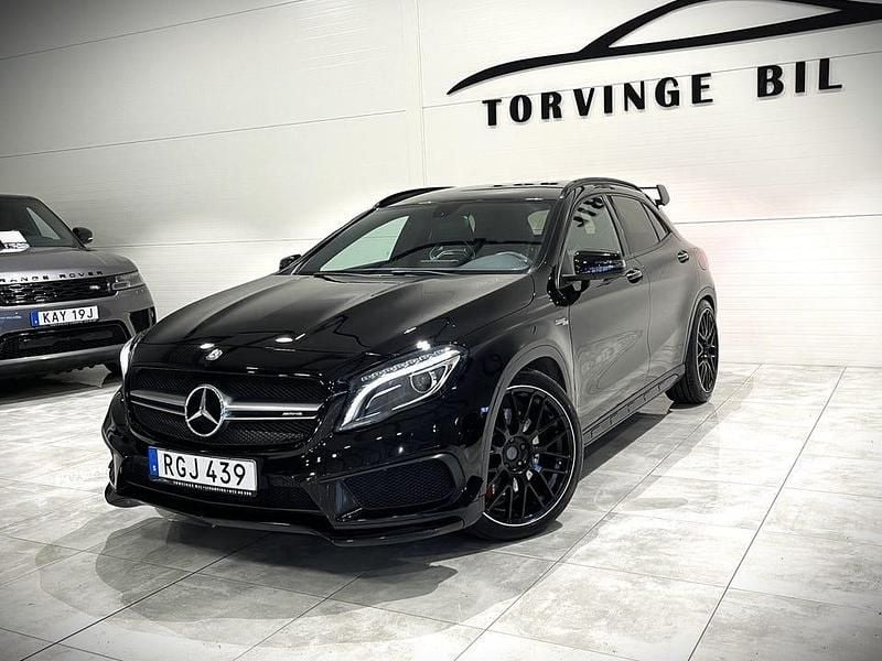 Svart Begagnad 2015 Mercedes GLA45 AMG AMG SUV | 279 000 kr - Bild 1/4