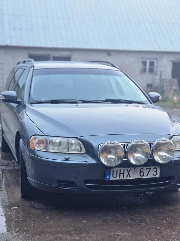 Begagnad 2007 Volvo V70 Kombi | 35 000 kr (Marknadspris) - Bild 1/4