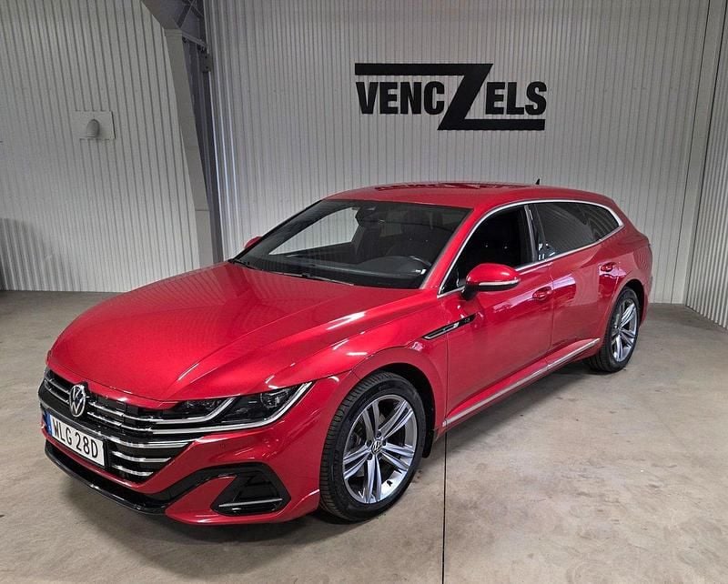 Röd (röd metallic (pearl)) Begagnad 2022 VW Arteon R-line Kombi | 269 000 kr (Bra pris) - Bild 1/4