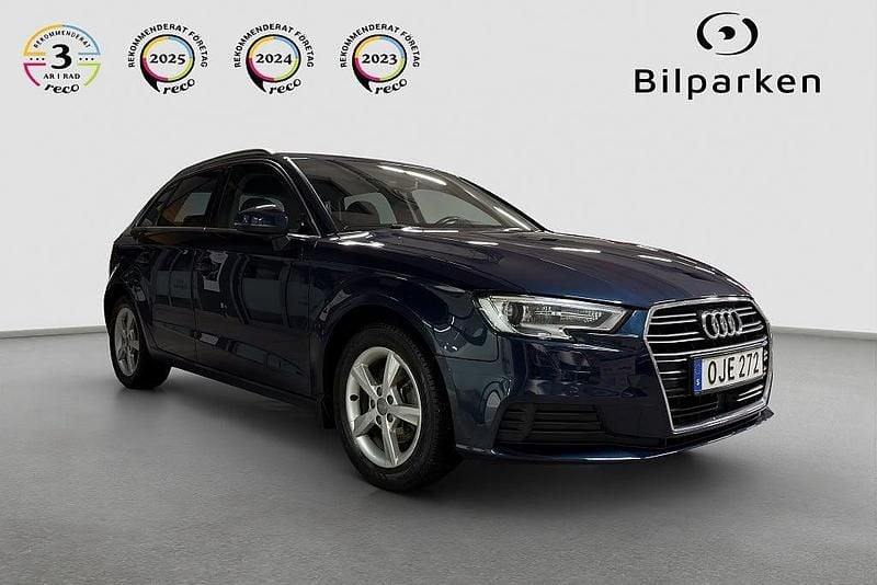 Begagnad Audi A3 Sportback Comfort 150 HK (110 kW) 2016 Blå Halvkombi