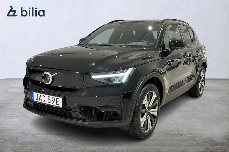Svart Begagnad 2023 Volvo XC40 Core SUV | 339 900 kr - Bild 1/4
