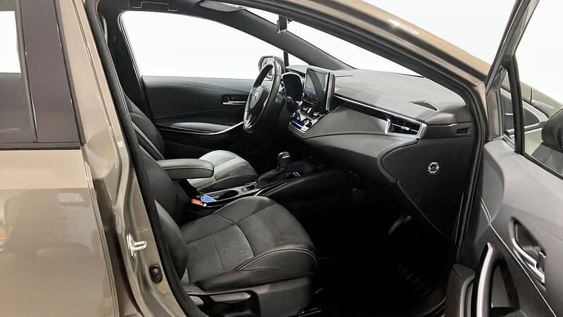 Begagnad Toyota Corolla 122 HK (89 kW) 2022 Grön Kombi