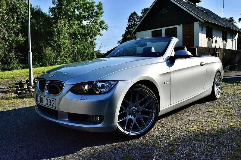 Grå Begagnad 2007 BMW 325 Cabriolet Cab | 149 000 kr (Bra pris) - Bild 1/4