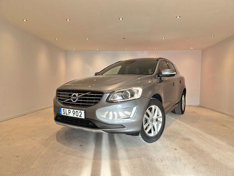 Grå Begagnad 2016 Volvo XC60 Momentum SUV | 194 900 kr (Marknadspris) - Bild 1/4