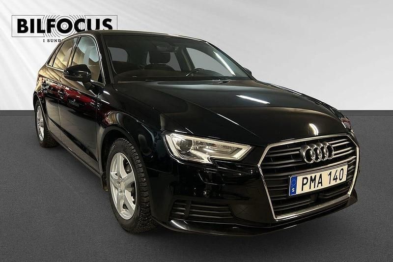 Svart Begagnad 2017 Audi A3 Sportback Proline Halvkombi | 168 000 kr (Marknadspris) - Bild 1/4