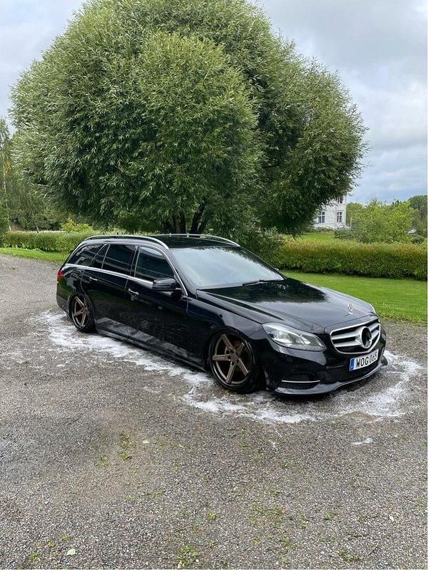 Gul Begagnad 2016 Mercedes E220 Kombi | 150 000 kr - Bild 1/3