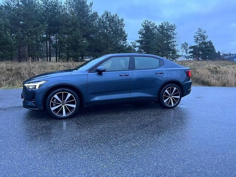 Mörkblå Begagnad 2021 Polestar 2 Pilot Halvkombi | 260 000 kr (Superpris) - Bild 1/4