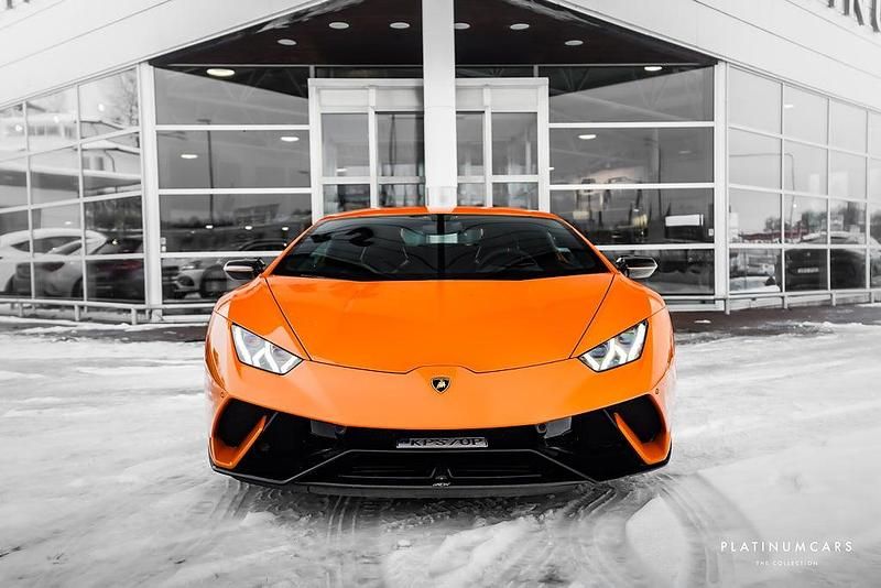 Begagnad Lamborghini Huracán 639 HK (469 kW) 2017 Orange