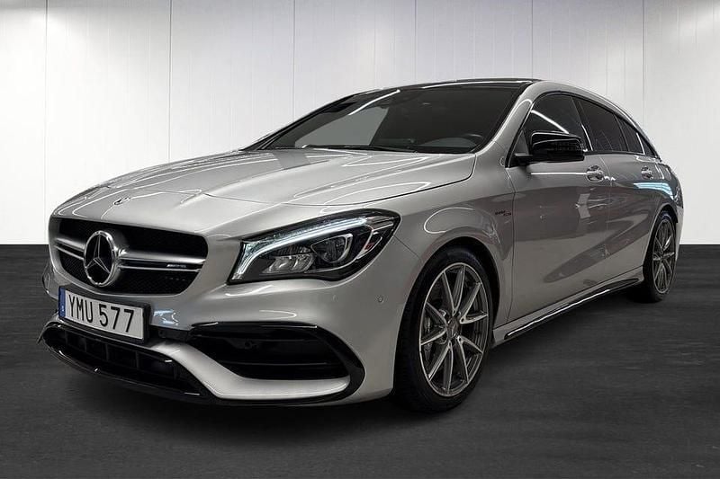 Silver Begagnad 2018 Mercedes CLA45 AMG AMG Kombi | 379 000 kr (Marknadspris) - Bild 1/4