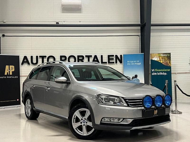 Silver Begagnad 2013 VW Passat Alltrack Kombi | 99 700 kr (Marknadspris) - Bild 1/4