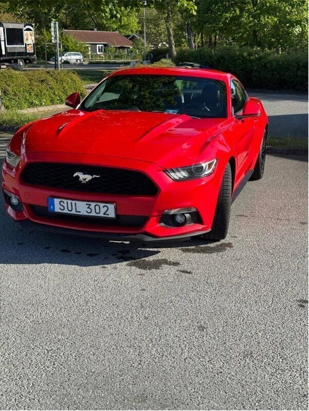 Röd Begagnad 2017 Ford Mustang Sportkupé | 319 000 kr - Bild 1/4