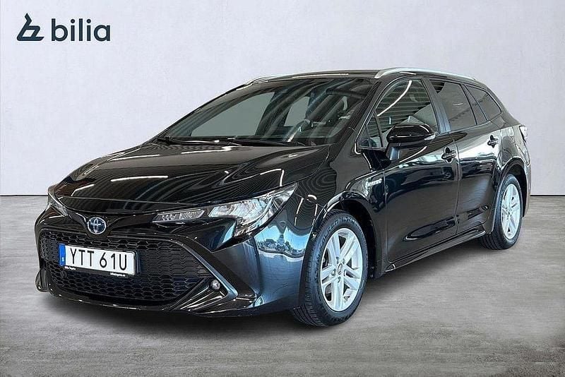 Svart Begagnad 2020 Toyota Corolla H3 Smart Kombi | 234 900 kr (Marknadspris) - Bild 1/4