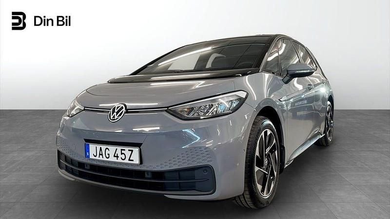 Grå Begagnad 2023 VW ID.3 Pro Halvkombi | 289 900 kr (Marknadspris) - Bild 1/4
