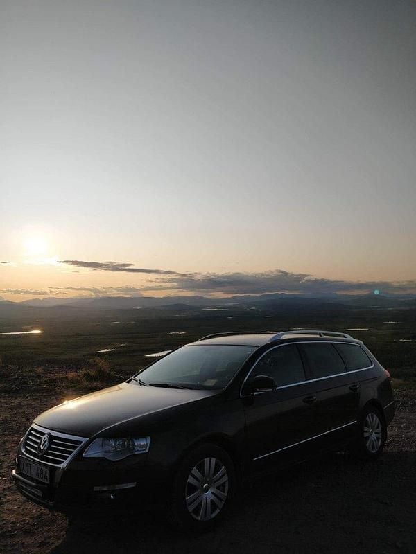 Brun Begagnad 2006 VW Passat Highline Kombi | 9 900 kr (Superpris) - Bild 1/4