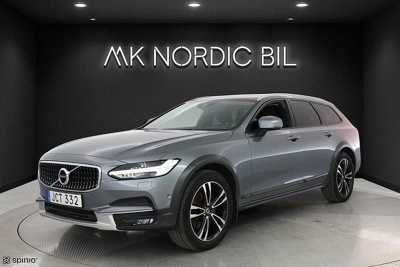 Grå Begagnad 2017 Volvo V90 CC Momentum Kombi | 284 900 kr (Marknadspris) - Bild 1/4