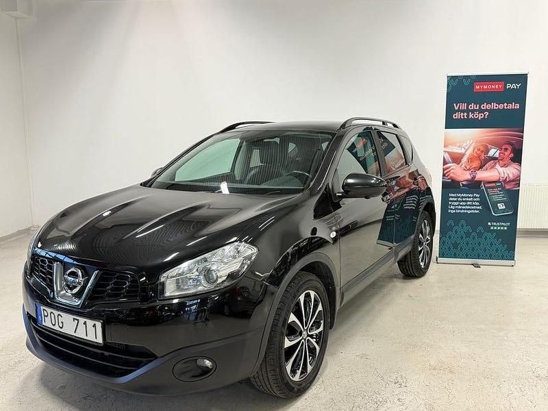 Svart Begagnad 2013 Nissan Qashqai 360º SUV | 93 800 kr (Marknadspris) - Bild 1/3