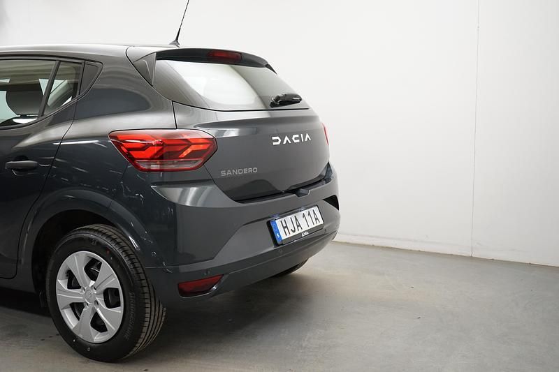 Begagnad Dacia Sandero Essentiel 91 HK (66 kW) 2022 Grå Halvkombi