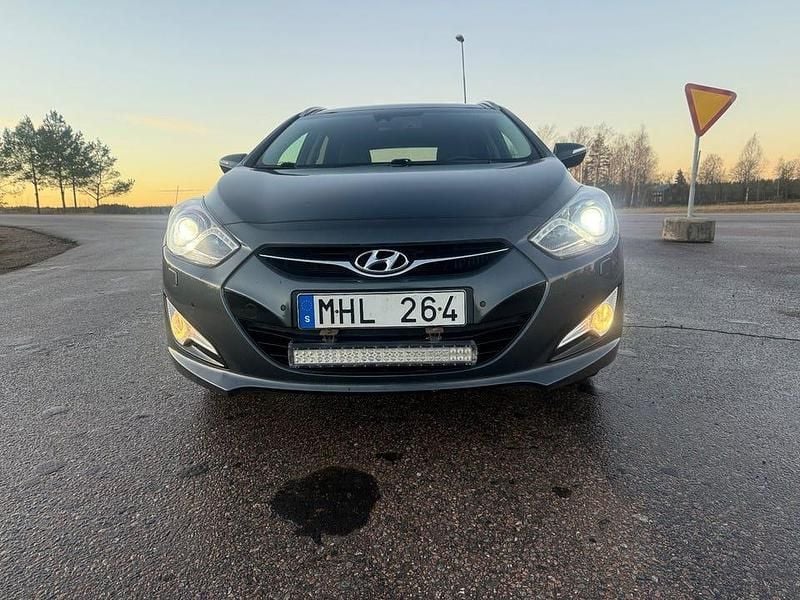 Begagnad Hyundai i40 136 HK (100 kW) 2012 Grå Kombi