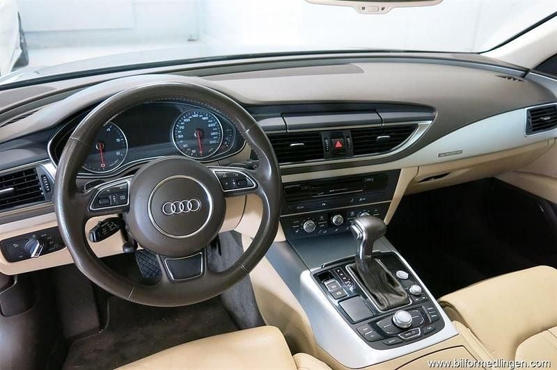 Begagnad Audi A7 Comfort 245 HK (180 kW) 2011 Grå Halvkombi