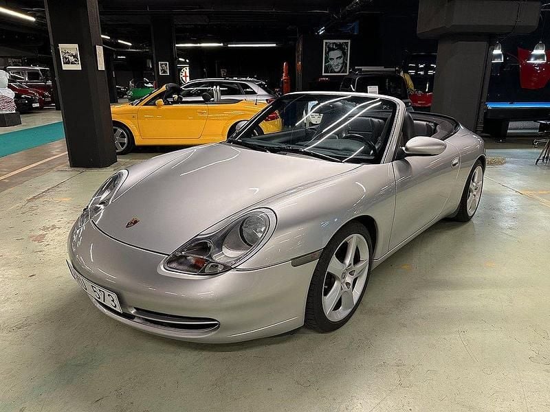 Grå Begagnad 1999 Porsche 911 Carrera Cabriolet Cab | 385 000 kr - Bild 1/4