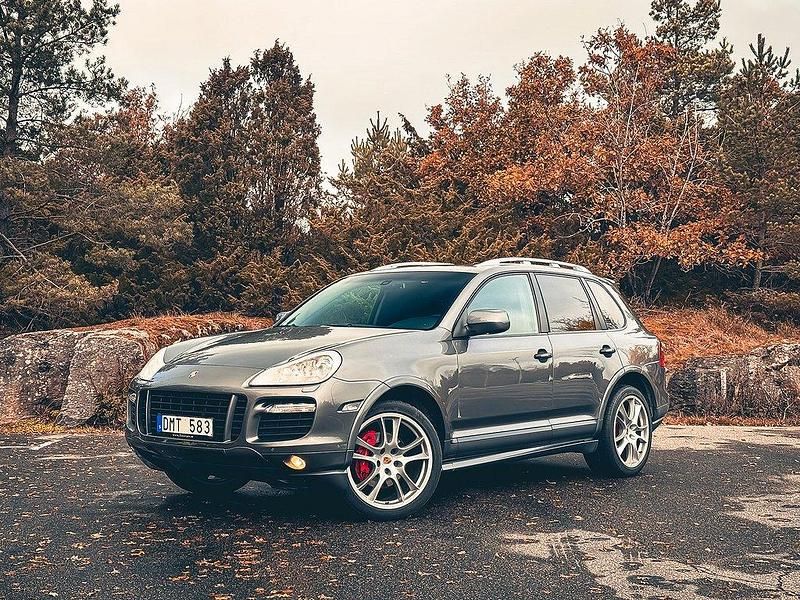 Grå Begagnad 2009 Porsche Cayenne GTS SUV | 169 900 kr - Bild 1/4