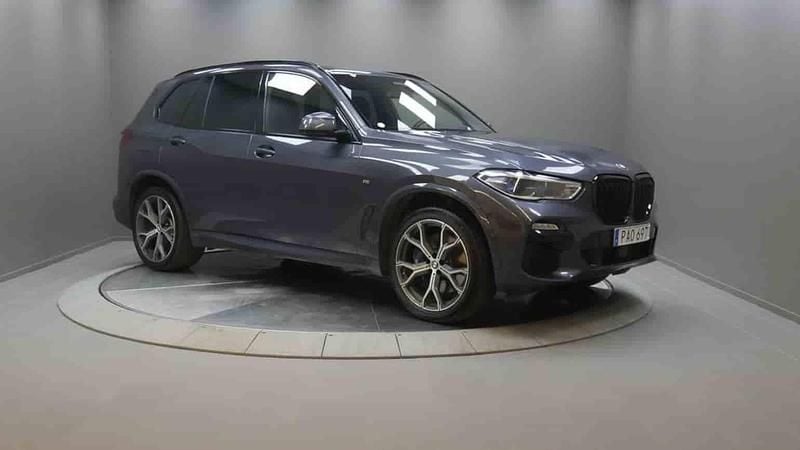Grå Begagnad 2021 BMW X5 iPerformance SUV | 489 000 kr (Lite dyr) - Bild 1/1