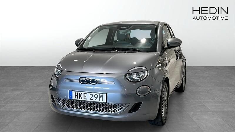 Grå (grey) Begagnad 2022 Fiat 500e Icon Halvkombi | 189 900 kr - Bild 1/4