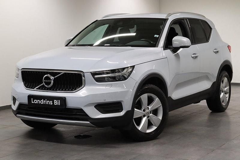 Silver Begagnad 2020 Volvo XC40 Momentum SUV | 279 000 kr (Marknadspris) - Bild 1/4