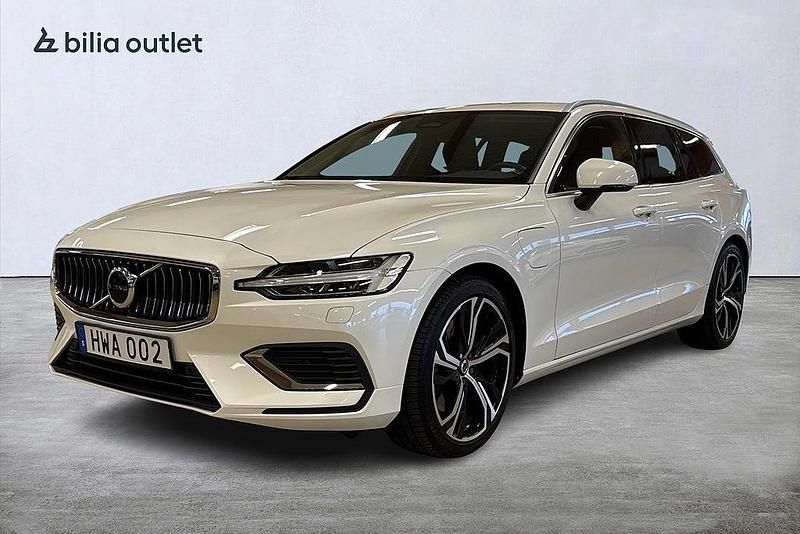 Vit Begagnad 2022 Volvo V60 Plus Kombi | 394 900 kr (Marknadspris) - Bild 1/3