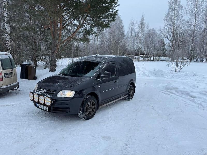Begagnad VW Caddy 105 HK (77 kW) 2009 Svart Minibuss