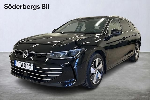 Svart Begagnad 2024 VW Passat Business Kombi | 389 800 kr (Lite dyr) - Bild 1/3