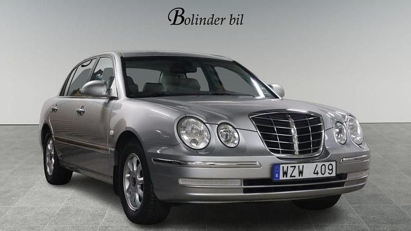 Ljusgrå Begagnad 2005 Kia Opirus Sedan | 48 900 kr - Bild 1/4