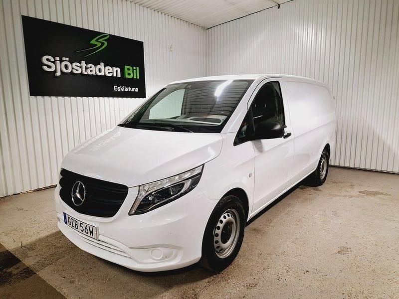 Vit Begagnad 2021 Mercedes Vito Van | 263 900 kr (Superpris) - Bild 1/4