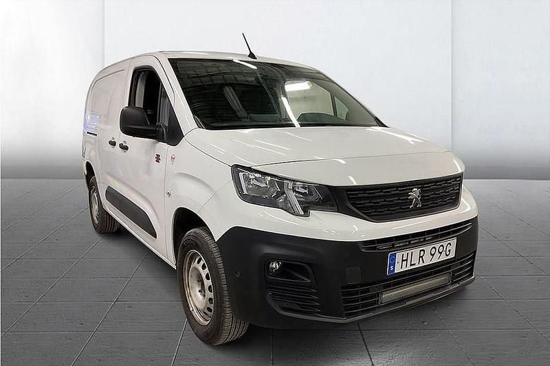Vit Begagnad 2020 Peugeot Partner Van | 149 900 kr (Bra pris) - Bild 1/3