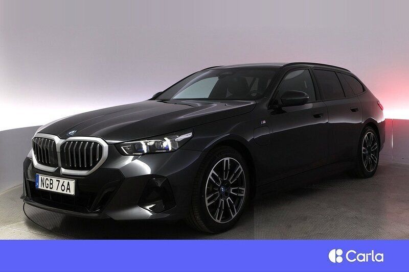 Grå Begagnad 2024 BMW 530e M Sport Kombi | 659 900 kr (Bra pris) - Bild 1/4