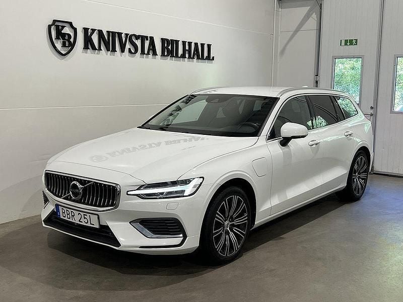 Vit Begagnad 2021 Volvo V60 Inscription Kombi | 268 800 kr (Bra pris) - Bild 1/4