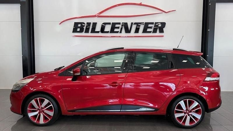 Begagnad Renault Clio IV 90 HK (66 kW) 2014 Röd Kombi